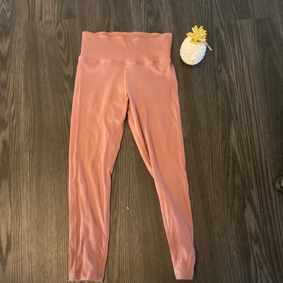 PINK Victoria's Secret Pants - 🍍Pink yoga pants🍍size large🍍Z-1